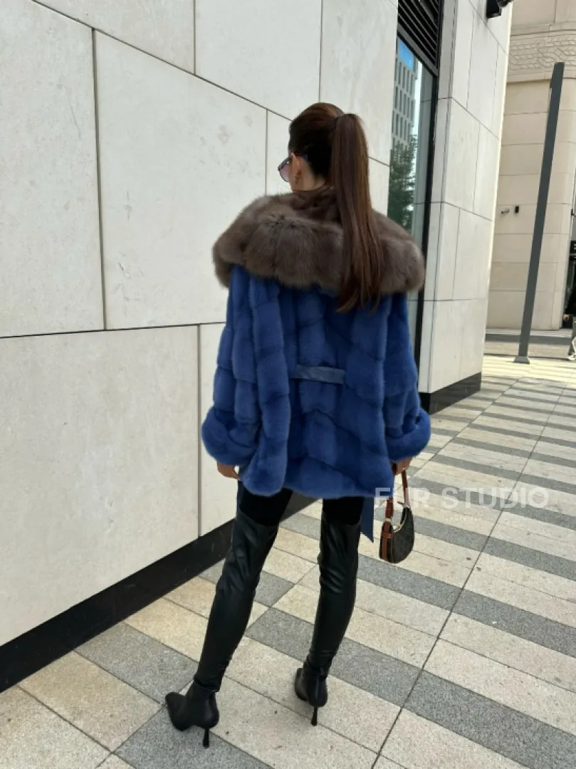 Норковое манто с капюшоном из куницы - цвет васильковый - фото 3