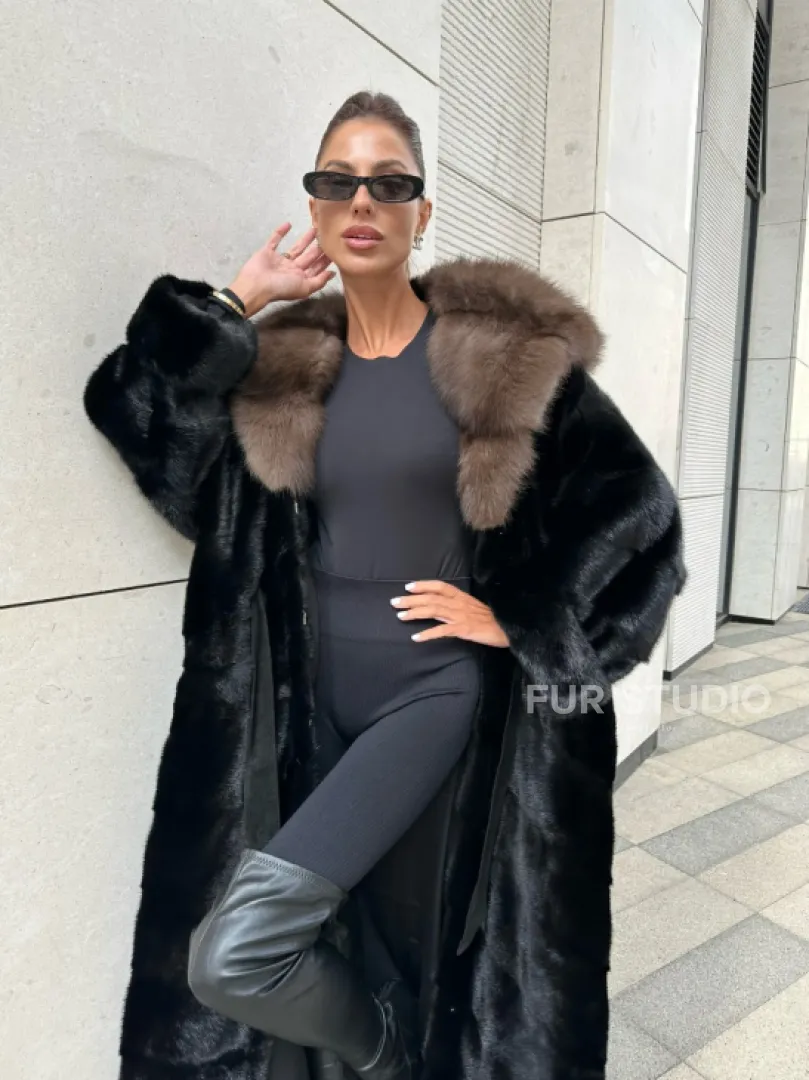 Роскошная шуба из финской норки с капюшоном из меха куницы - черный бриллиант - фото 1