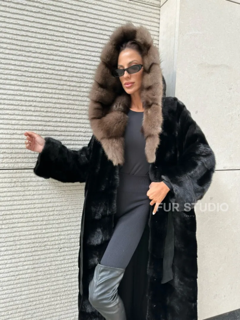 Роскошная шуба из финской норки с капюшоном из меха куницы - черный бриллиант - фото 2