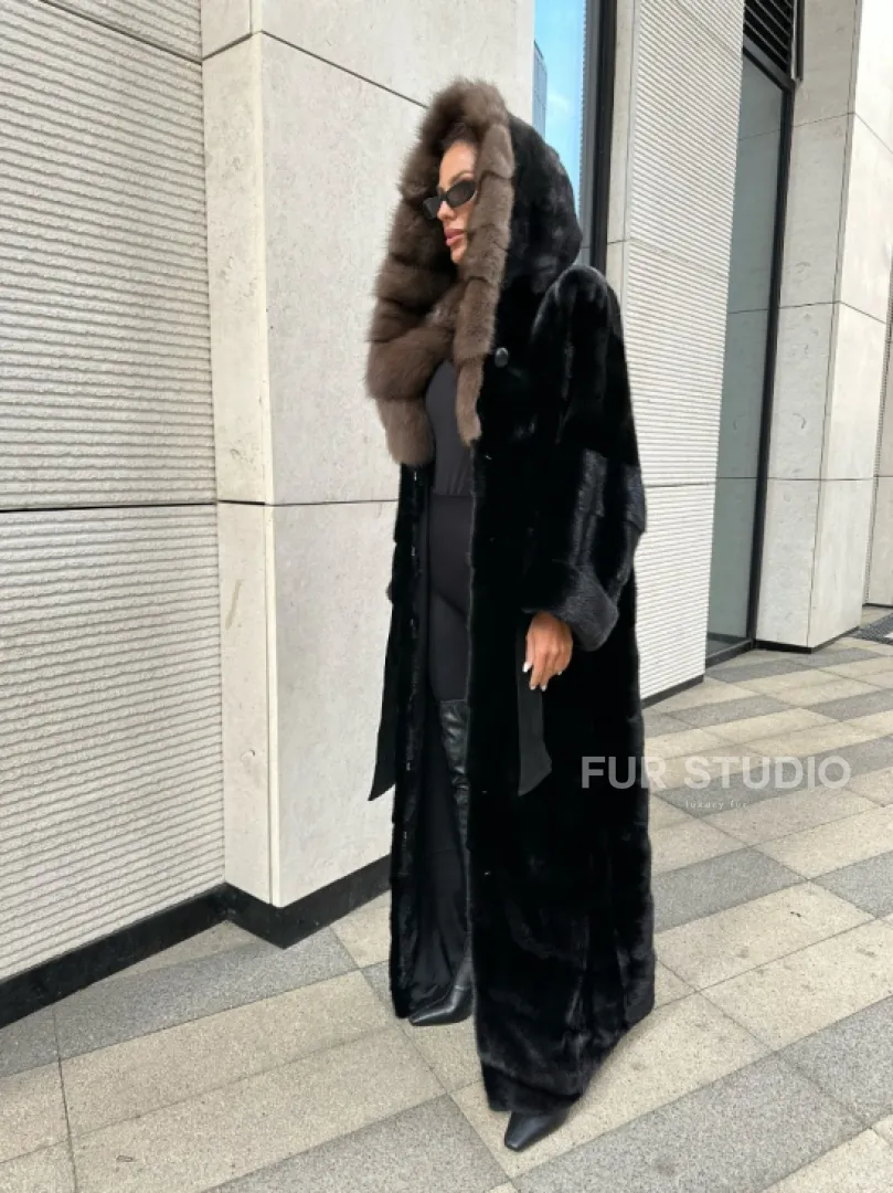 Роскошная шуба из финской норки с капюшоном из меха куницы - черный бриллиант - фото 5