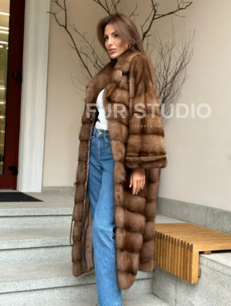 Стильное пальто из меха соболиной норки - цвет соболь - фото 4