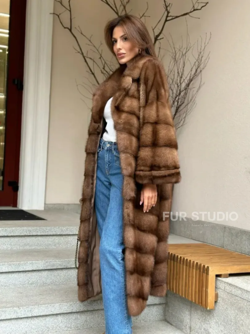 Стильное пальто из меха соболиной норки - цвет соболь