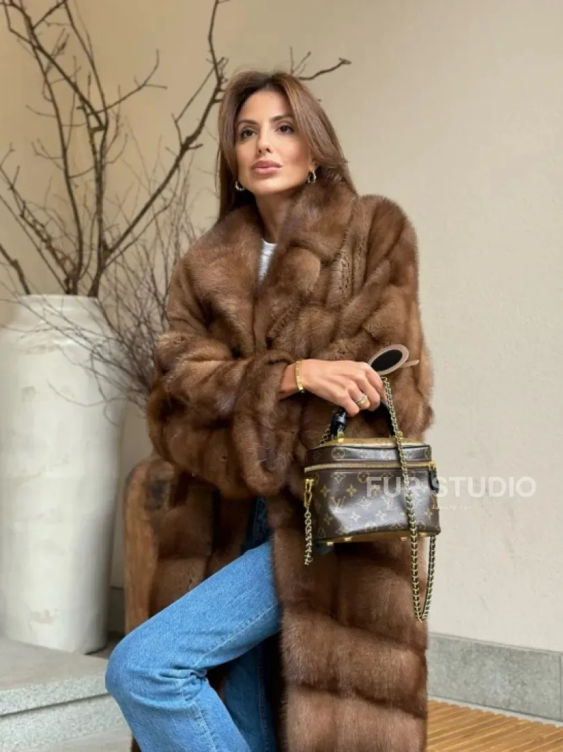 Стильное пальто из меха соболиной норки - цвет соболь