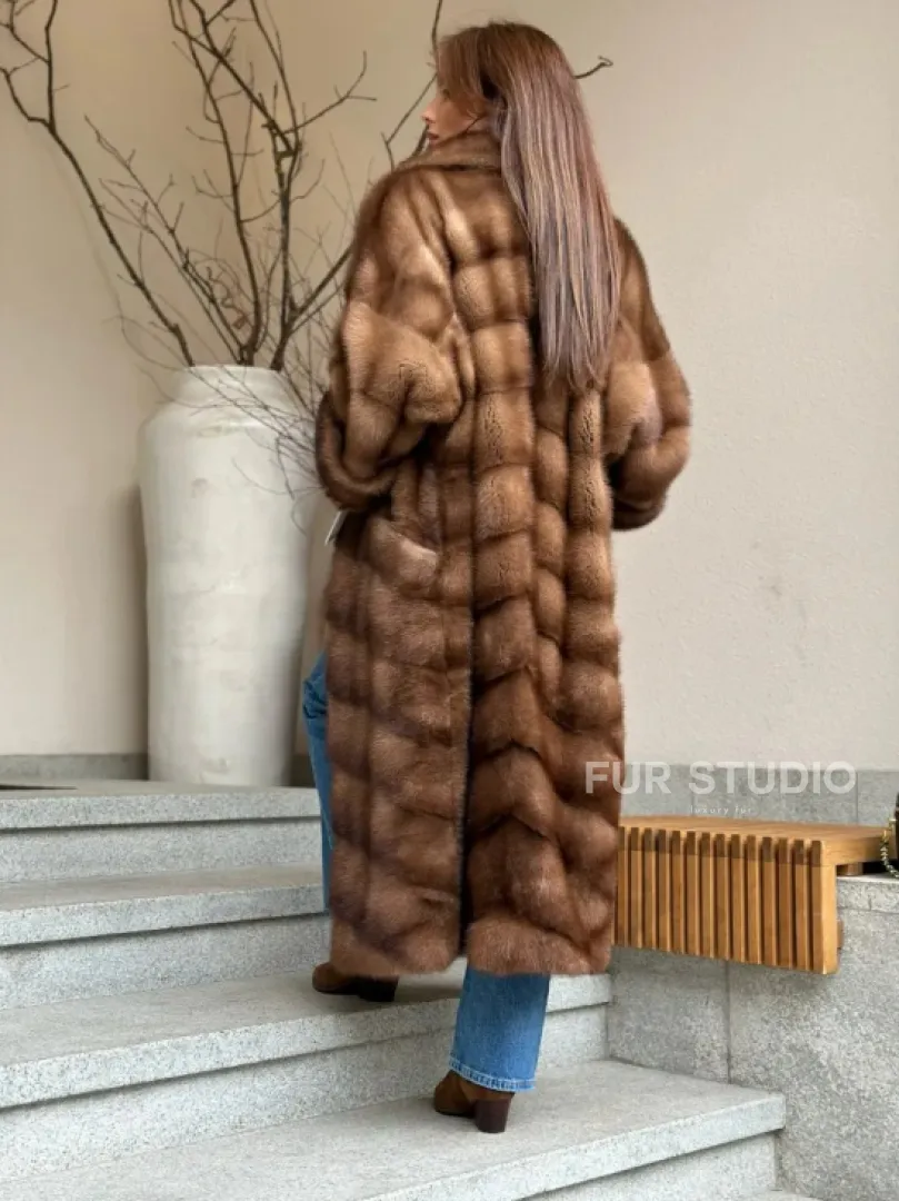 Стильное пальто из меха соболиной норки - цвет соболь