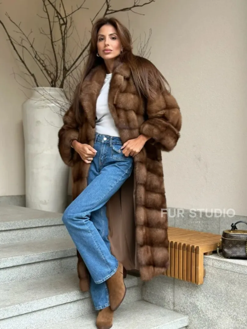 Стильное пальто из меха соболиной норки - цвет соболь