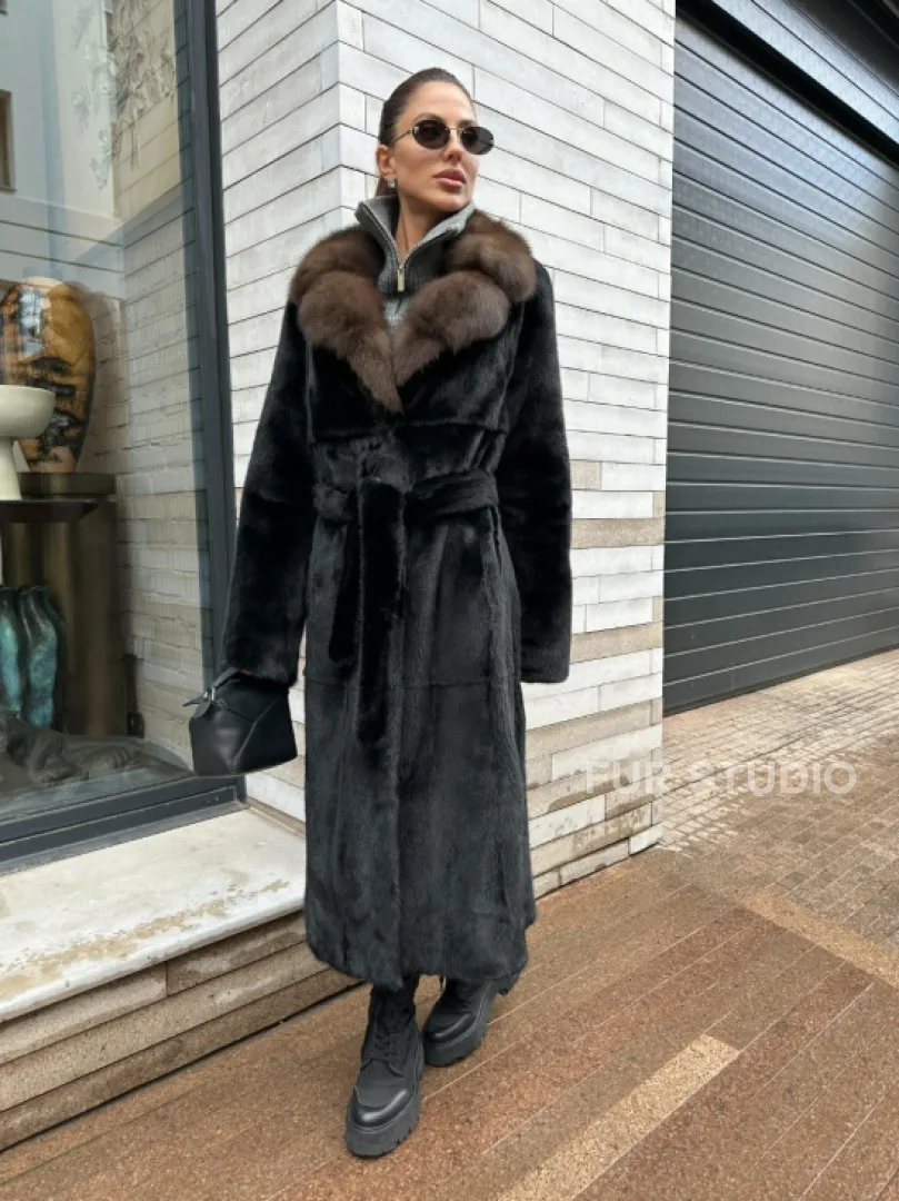 Шуба норковая Black Velvet c воротником из меха куницы