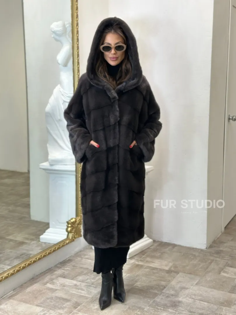 Норковая шуба в цвете графитовый уголь с капюшоном - фото 4