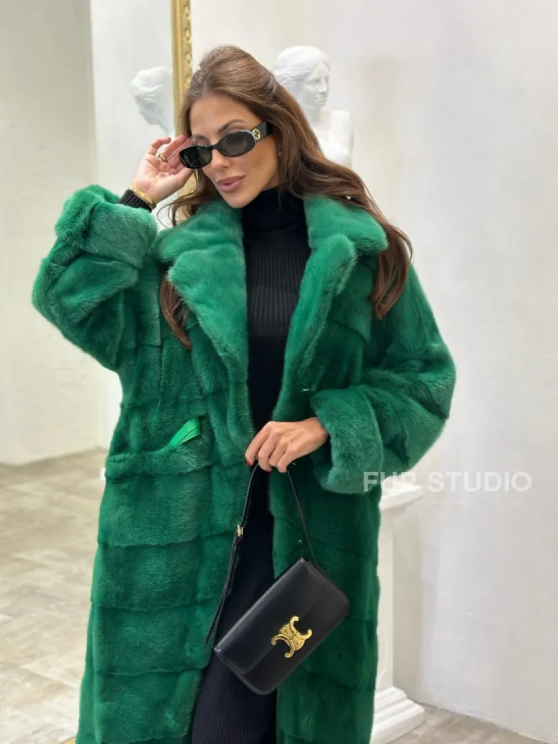 Шуба из аукционной норки с английским воротником - цвет изумруд - фото 2