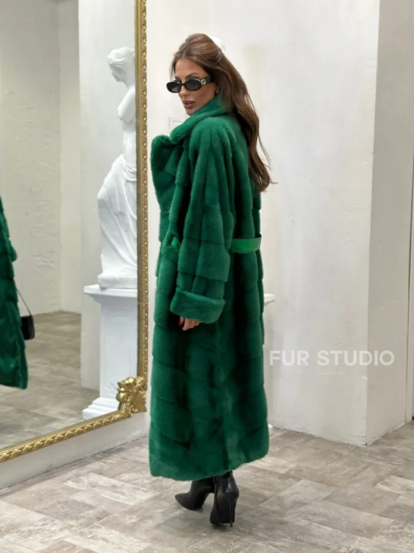 Шуба из аукционной норки с английским воротником - цвет изумруд - фото 6