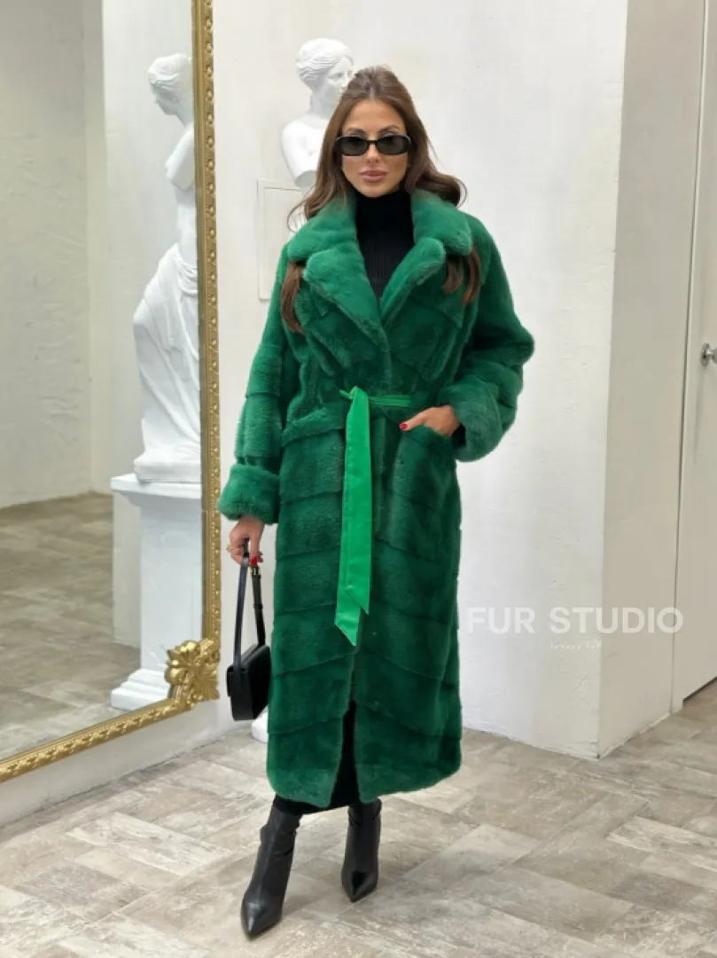 Шуба из аукционной норки с английским воротником - цвет изумруд - фото 0