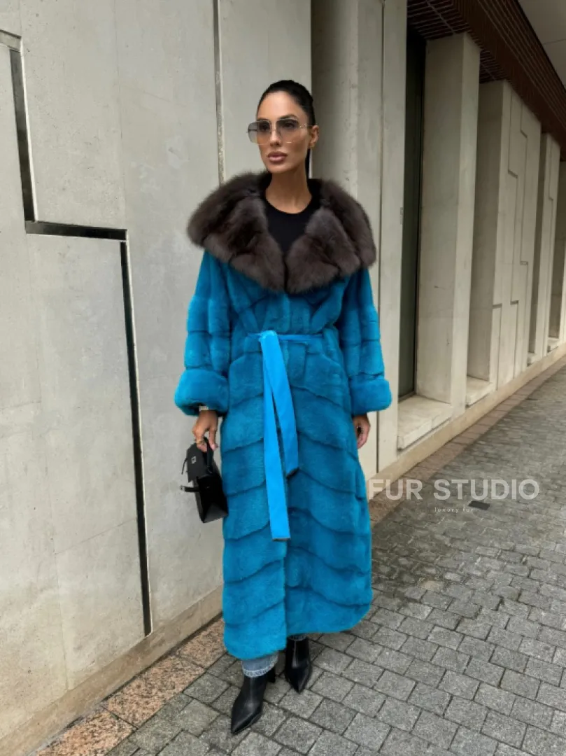 Шуба норковая с капюшоном из меха куницы - цвет тиффани - фото 0