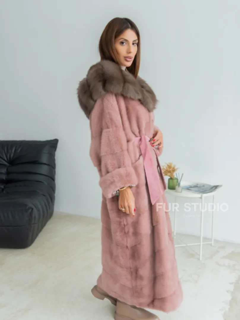 Удлиненная норковая шуба с капюшоном из меха куницы - цвет розовый фламинго - фото 4