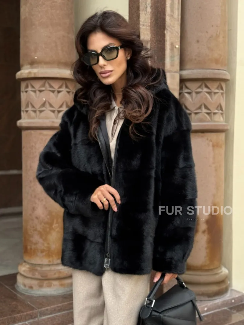 Черная норковая шуба с капюшоном - фото 5