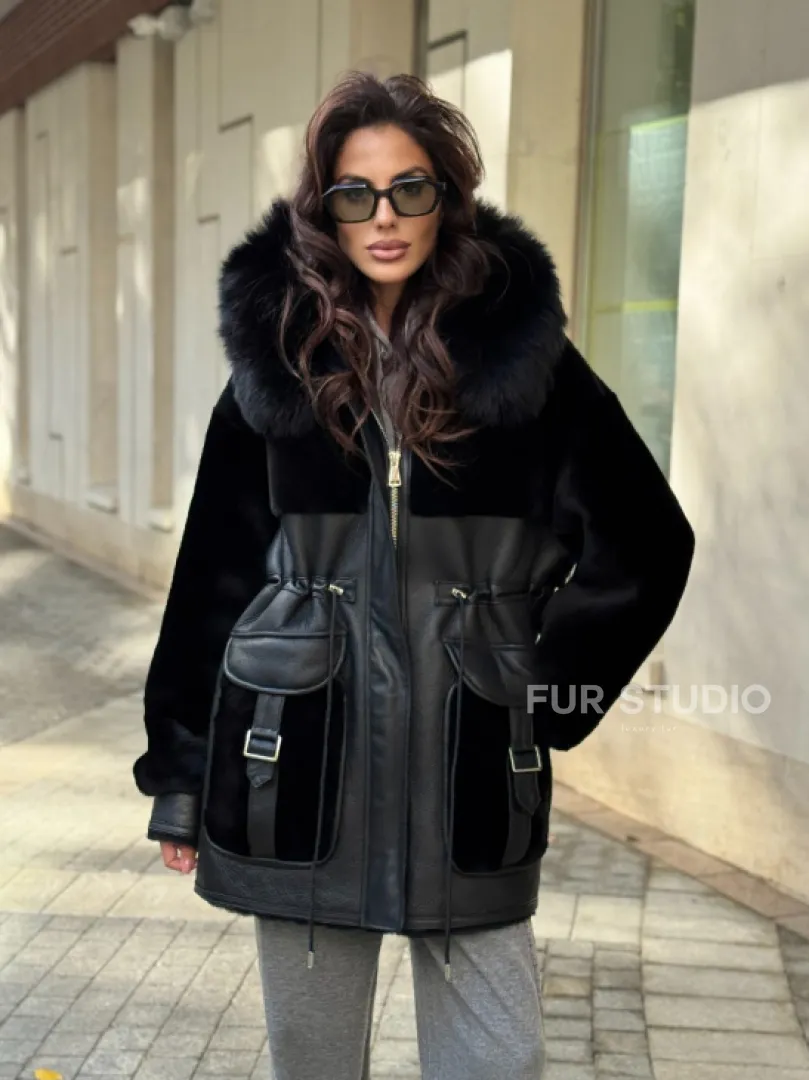 Черная дубленка с капюшоном - фото 9