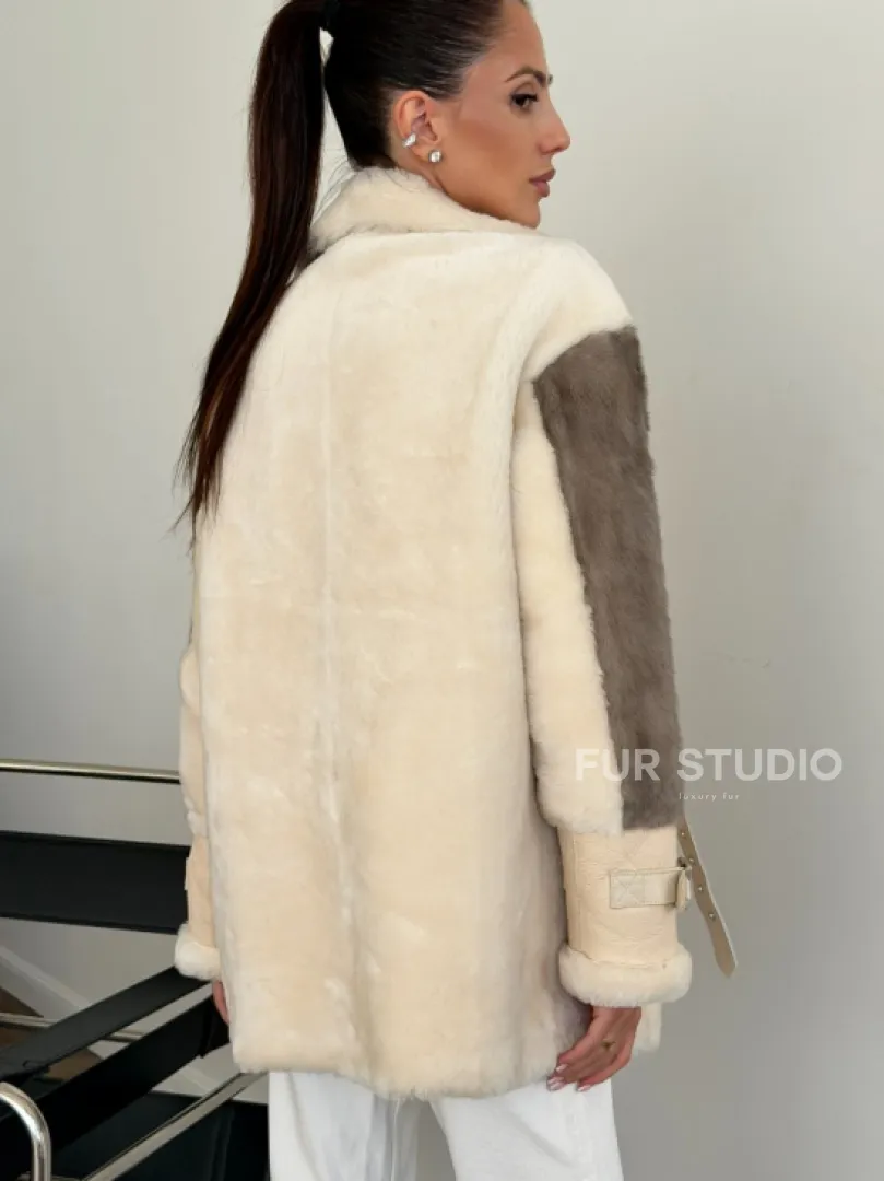 Удлиненная дубленка из натуральной овчины с рукавами из меха норки – молочный