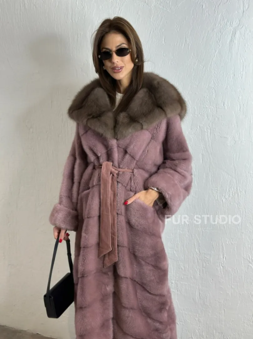 Норковая шуба с капюшоном из меха куницы - цвет пудра - фото 2