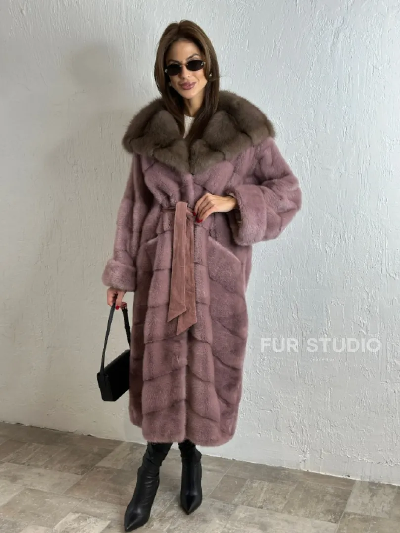 Норковая шуба с капюшоном из меха куницы - цвет пудра - фото 0