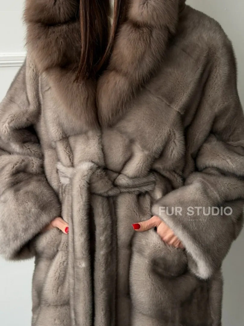 Шуба норковая с капюшоном куница - цвет светло-серый