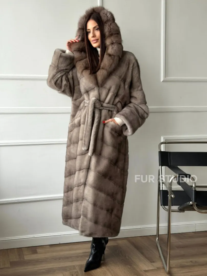 Шуба норковая с капюшоном куница - цвет светло-серый