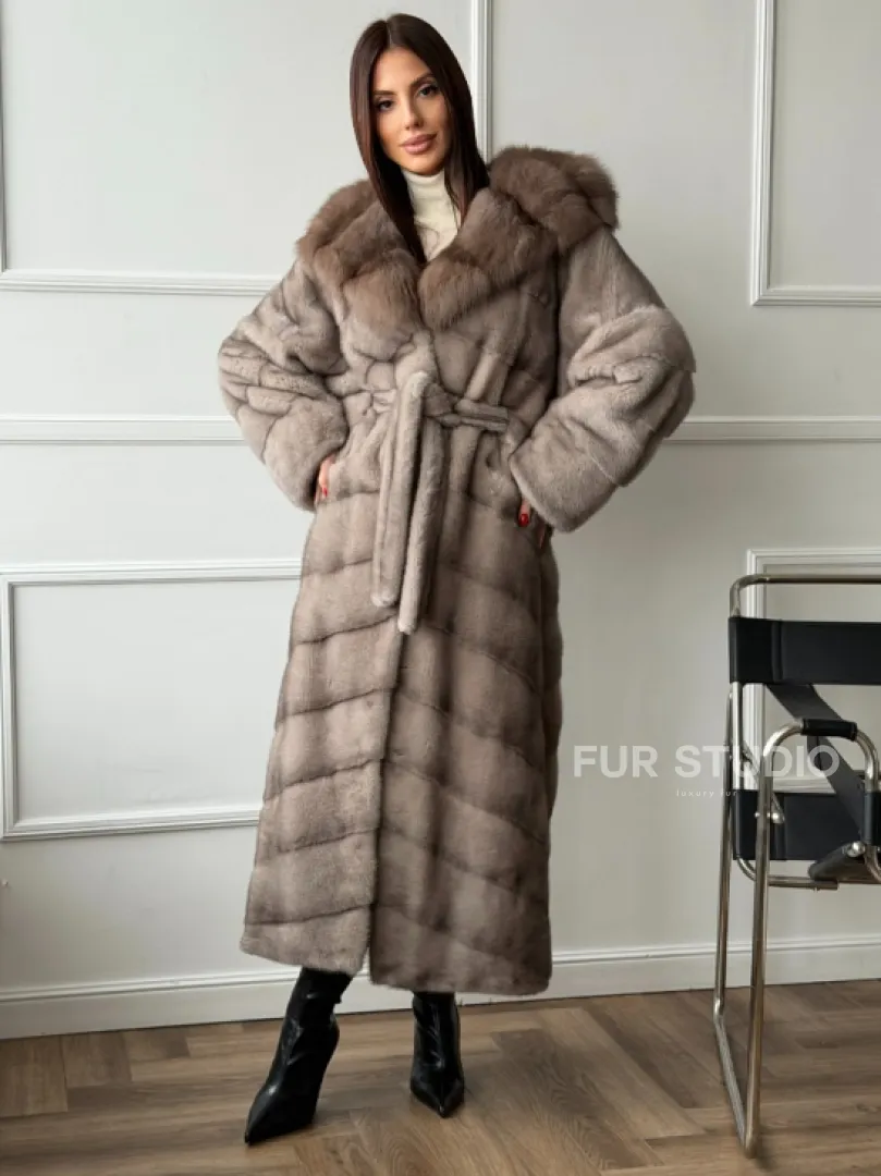 Шуба норковая с капюшоном куница - цвет светло-серый
