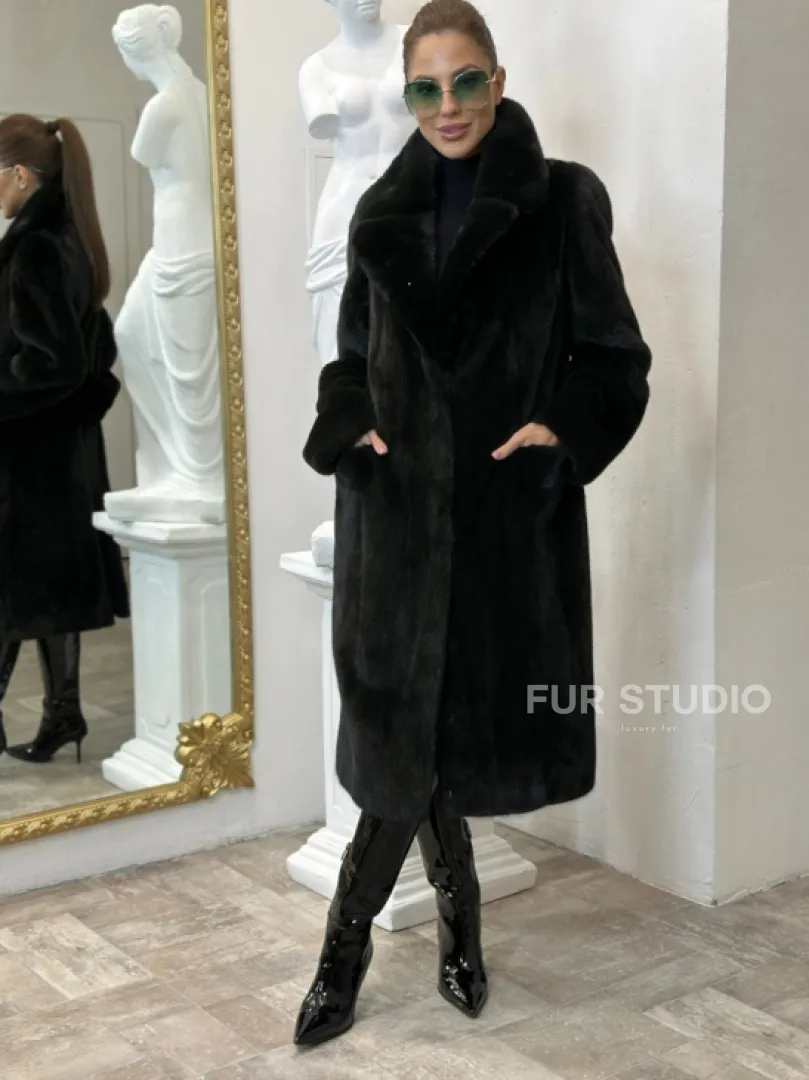 Элегантное пальто из плюшевой норки VELVET - цвет черно-зеленый - фото 8