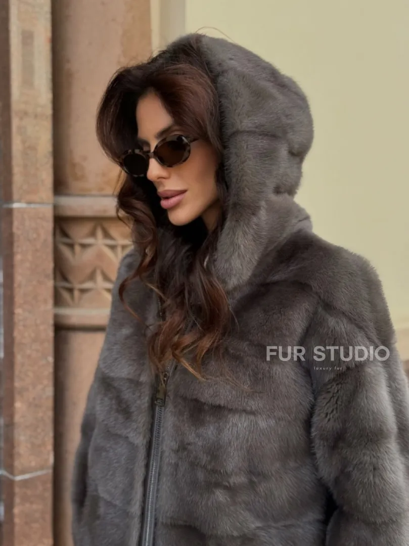 Бомбер из меха норки с капюшоном - цвет мокко - фото 3