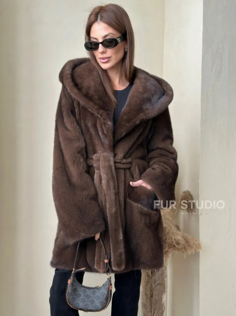 Летучая мышь с капюшоном норка VELVET - цвет орех - фото 3