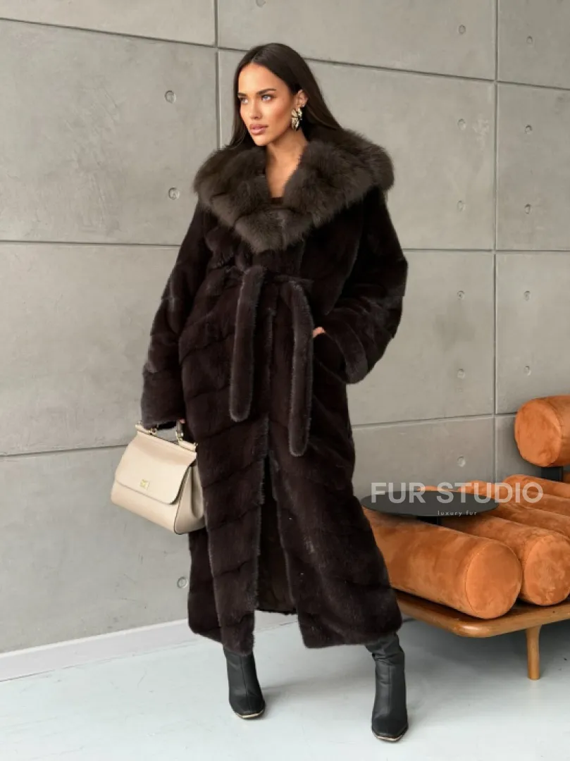 Шуба норковая с капюшоном из меха куницы - цвет уголь