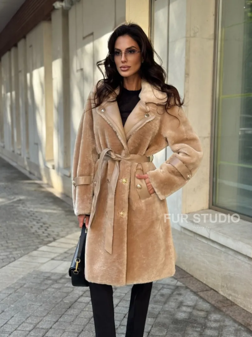 Дубленка из овчины с норковым воротником - цвет бежевый