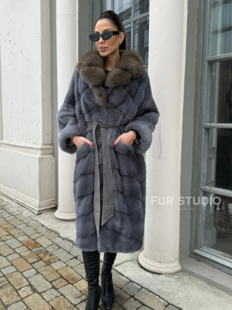 Норковая шуба с воротником из меха куницы - цвет серый