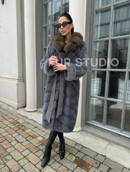 Норковая шуба с воротником из меха куницы - цвет серый - фото 5