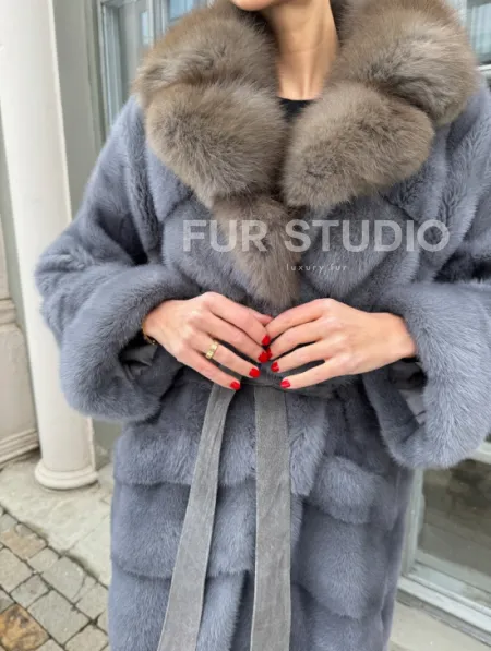 Норковая шуба с воротником из меха куницы - цвет серый - фото 1