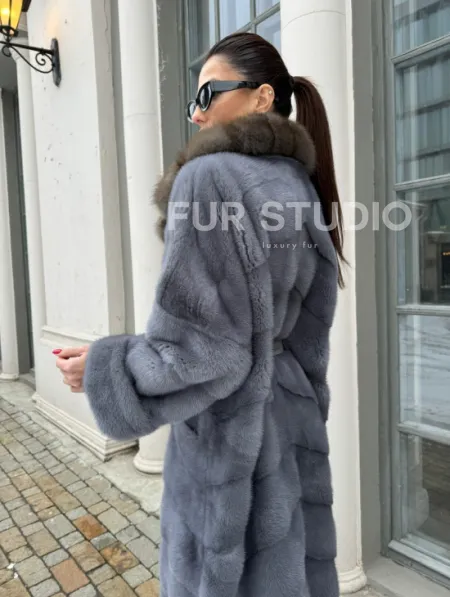 Норковая шуба с воротником из меха куницы - цвет серый - фото 4