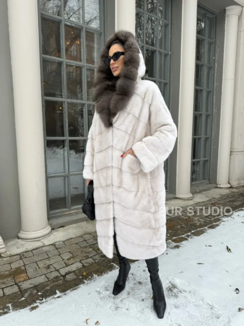 Норковое кимоно с капюшоном из меха куницы - цвет жемчуг - фото 5