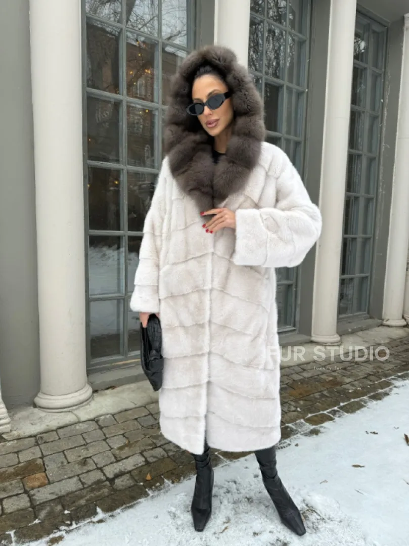 Норковое кимоно с капюшоном из меха куницы - цвет жемчуг - фото 4