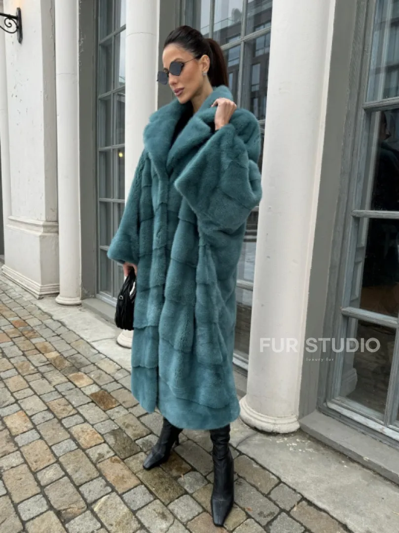 Шуба из меха норки в стиле Oversize - цвет тиффани
