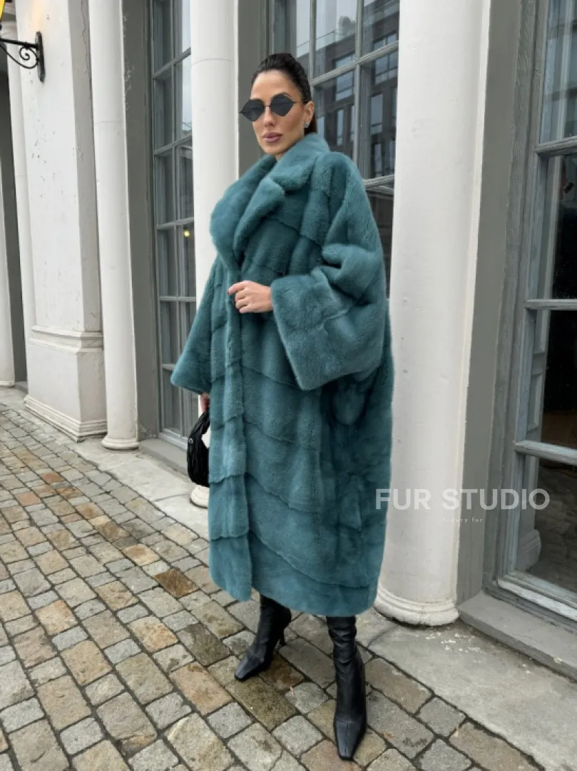 Шуба из меха норки в стиле Oversize - цвет тиффани