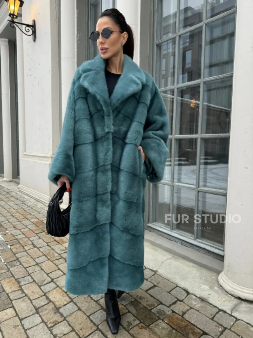 Шуба из меха норки в стиле Oversize - цвет тиффани