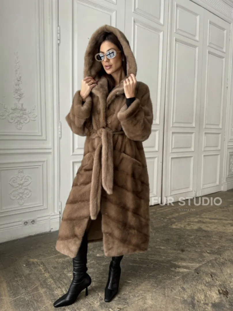 Норковое кимоно с капюшоном в цвете пастель