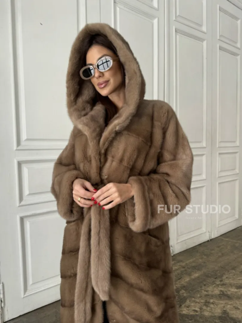 Норковое кимоно с капюшоном в цвете пастель