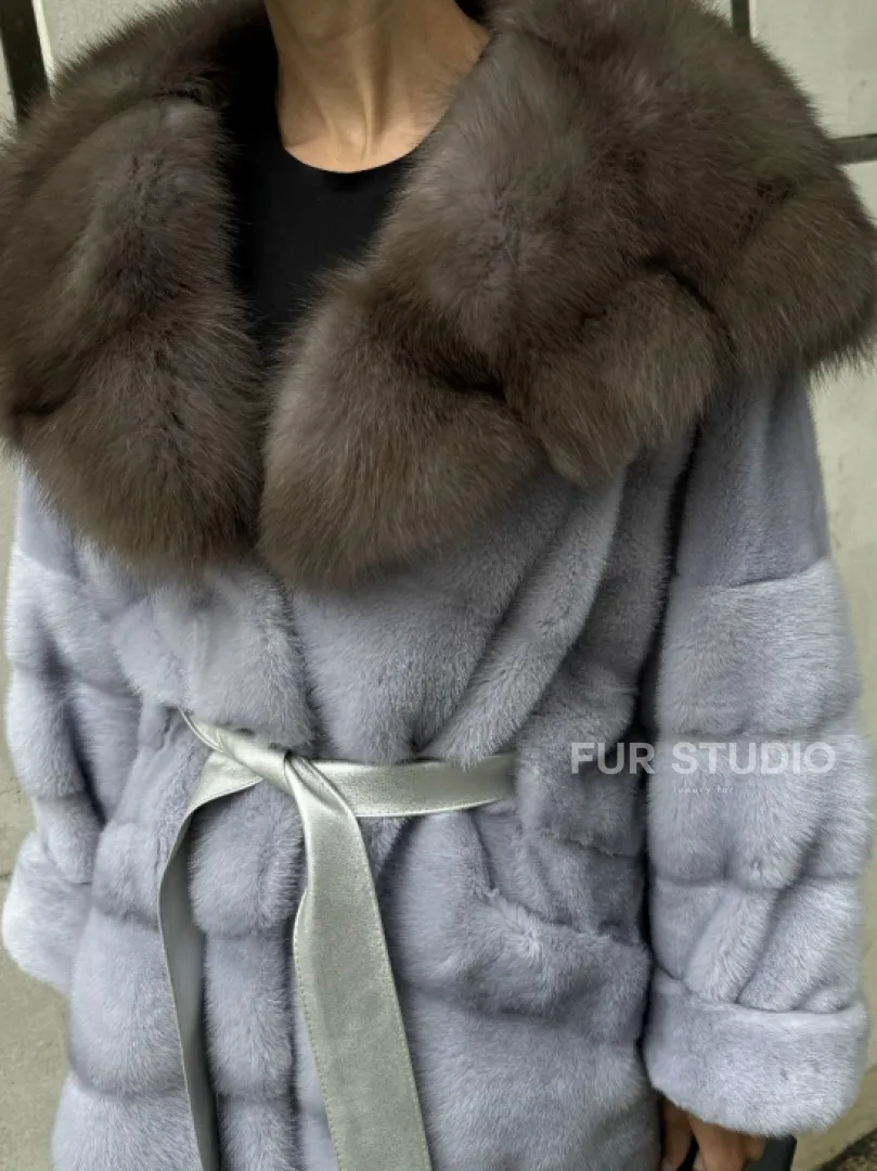 Шуба норковая с капюшоном из меха куницы - цвет голубой - фото 1