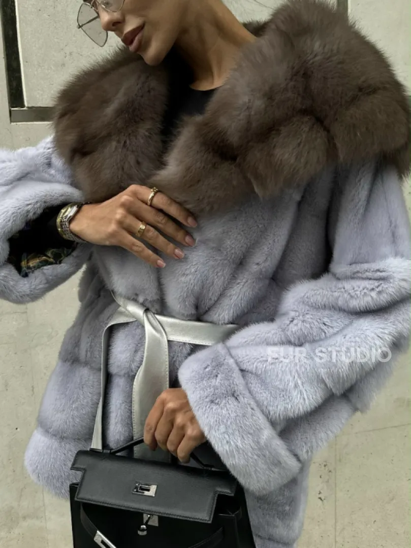 Шуба норковая с капюшоном из меха куницы - цвет голубой - фото 3