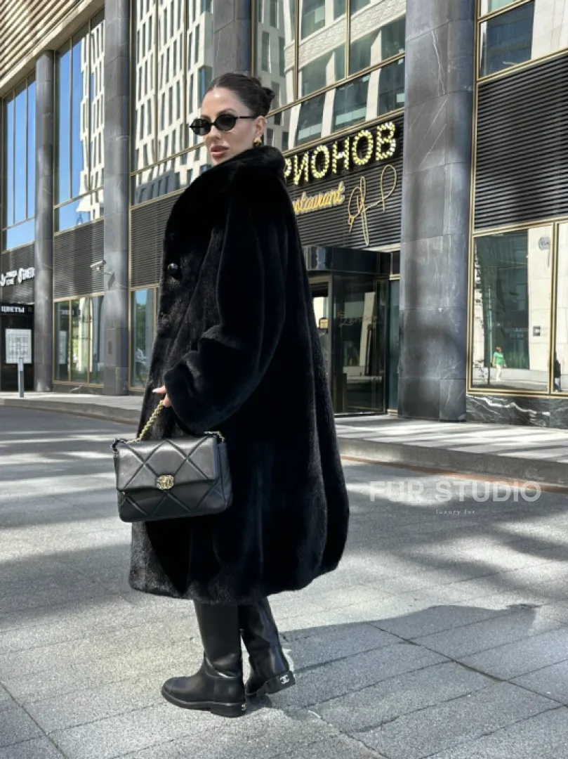 Шуба из аукционного меха норки SAGA FURS