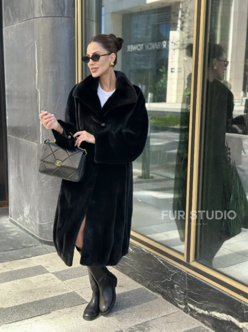 Шуба из аукционного меха норки SAGA FURS