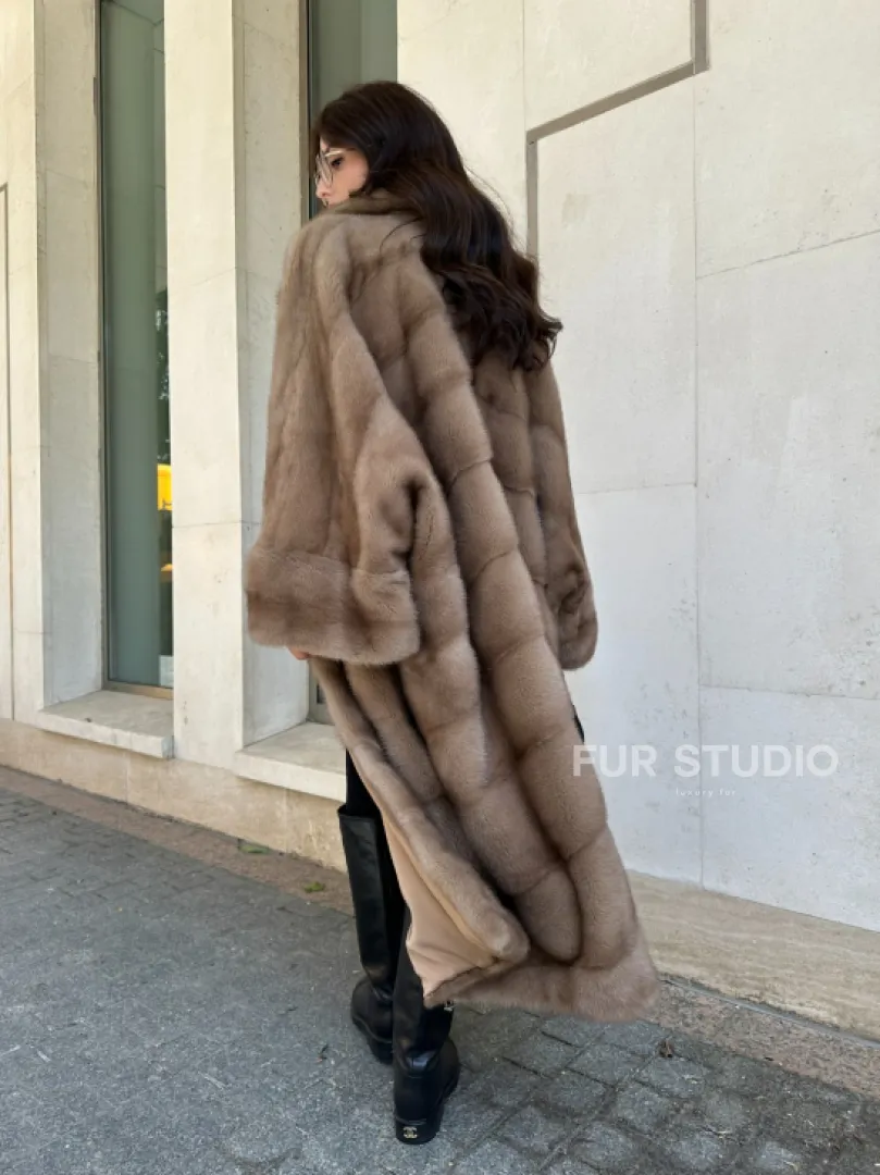 Норковая шуба с английским воротником  - цвет пастель  - стиль 