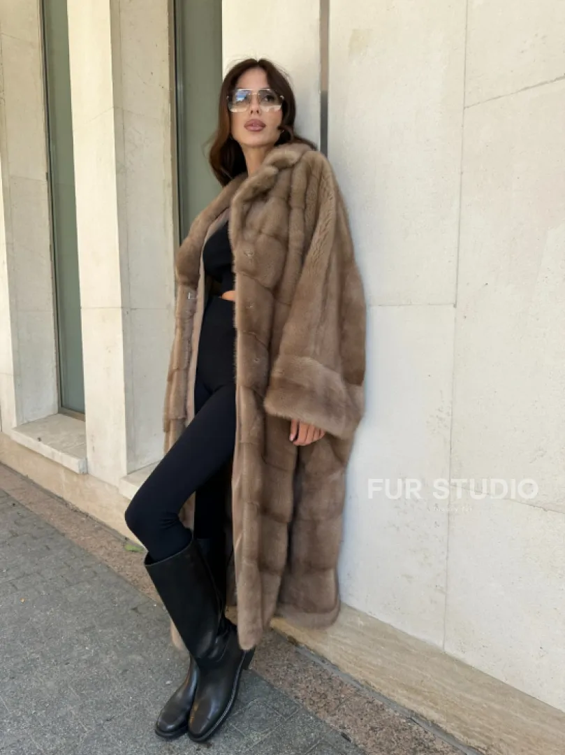 Норковая шуба с английским воротником  - цвет пастель  - стиль 
