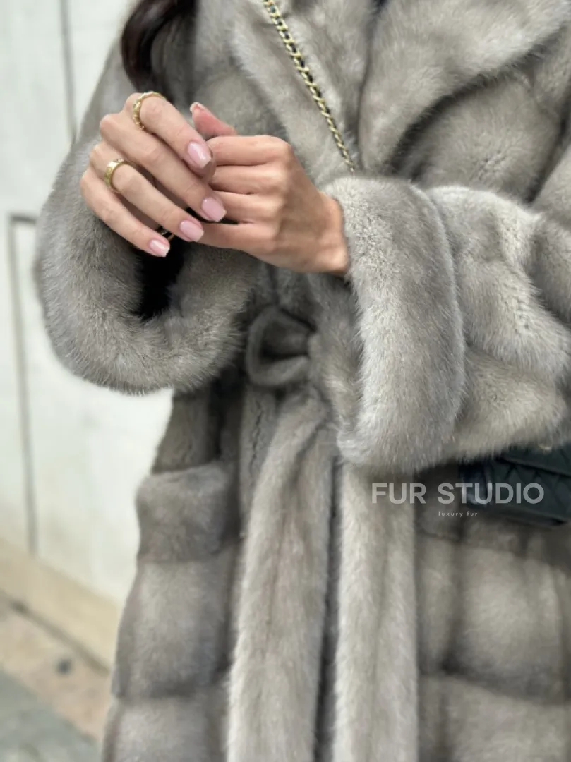 Шуба из норки  серого цвета - сапфир с английским воротником - фото 1