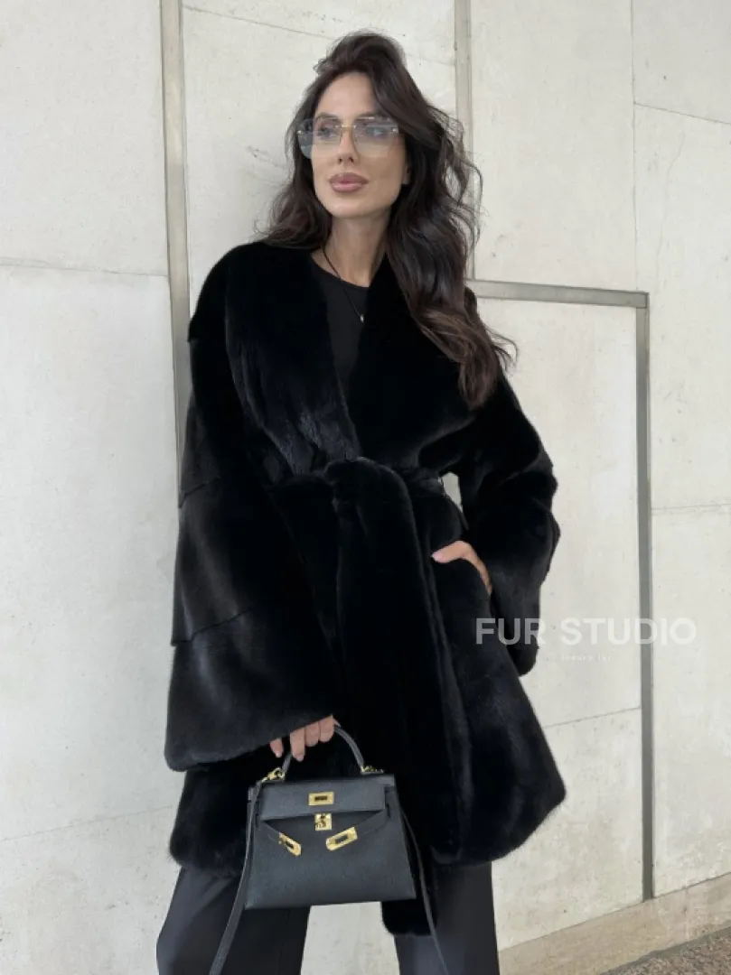 Шуба из меха аукционной норки SAGA FURS