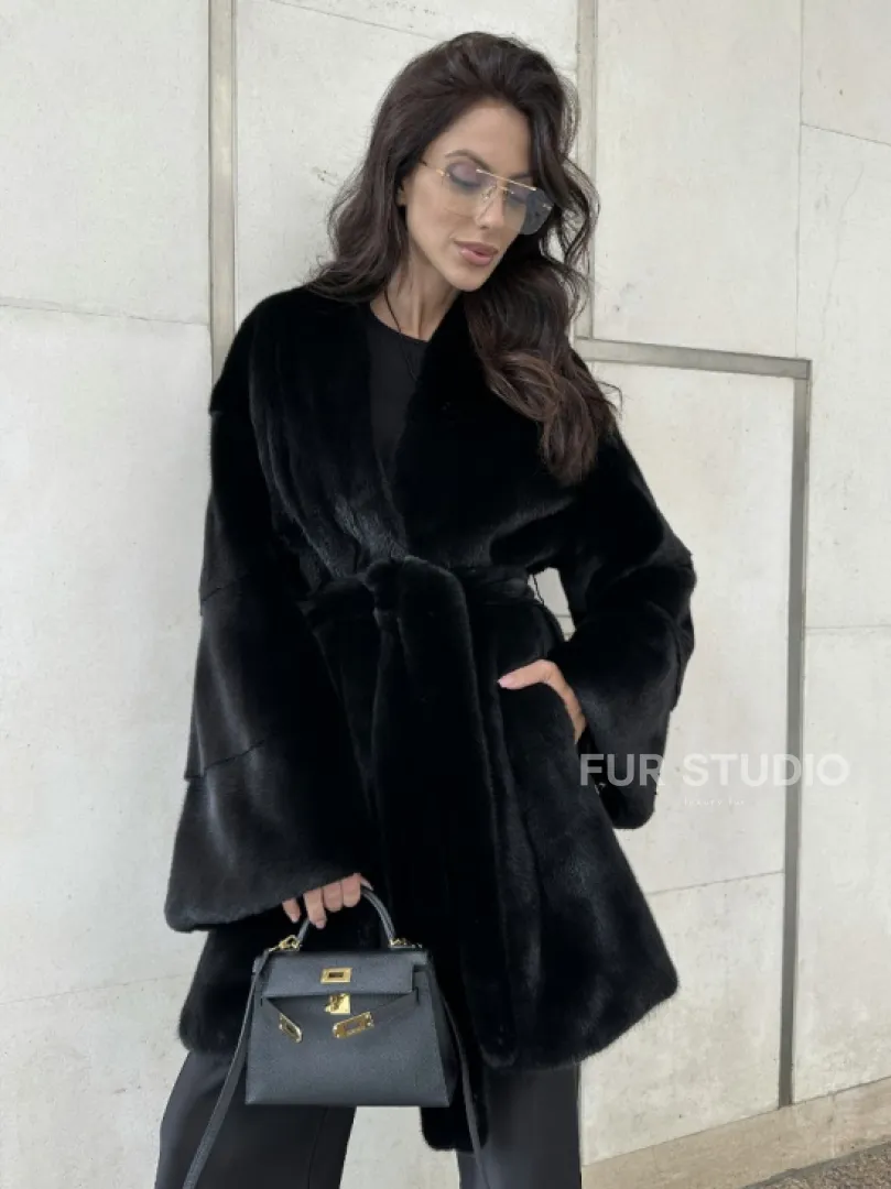 Шуба из меха аукционной норки SAGA FURS