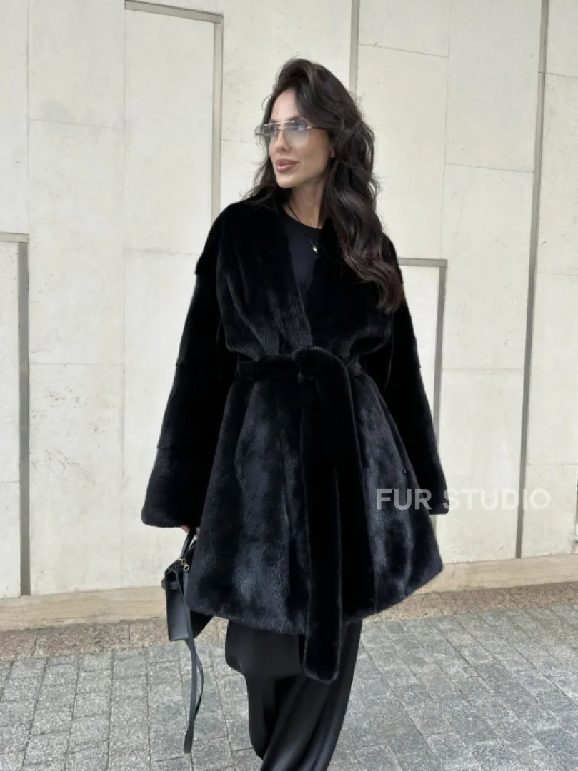 Шуба из меха аукционной норки SAGA FURS